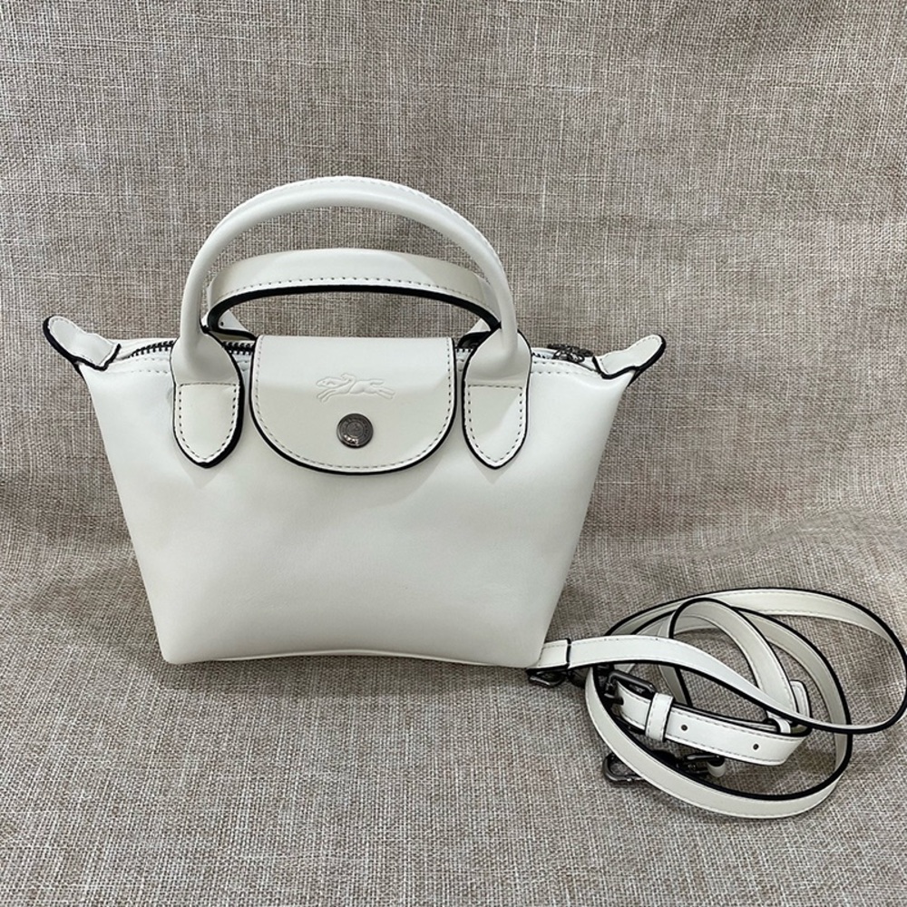 Longchamp White Tote Bag With Metal Snap Fastening For Crossbody Wear